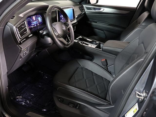 Used 2025 Volkswagen Atlas Cross Sport SE AWD/4WD image 12