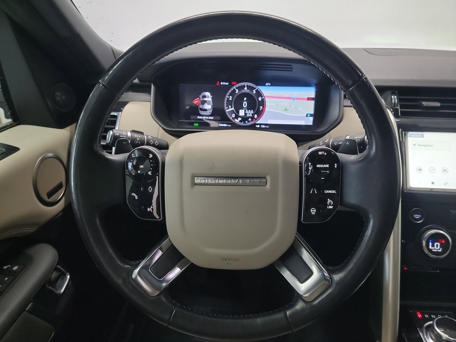 Used 2019 Land Rover Discovery HSE AWD/4WD image 17