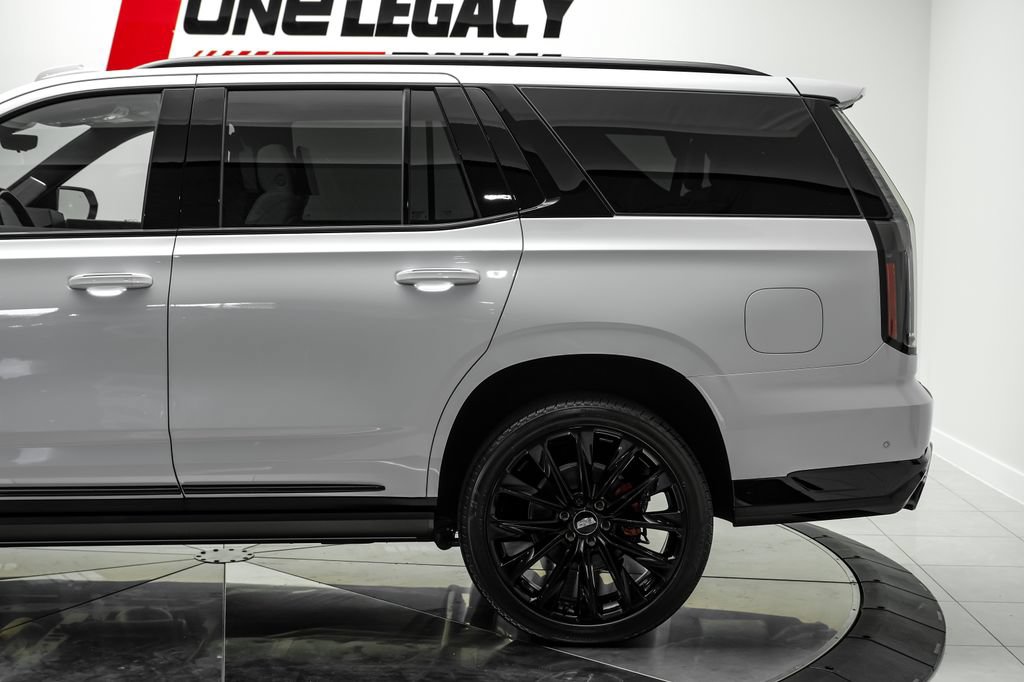 Used 2026 Cadillac Escalade V w/ LPO, ONYX Package AWD/4WD image 15