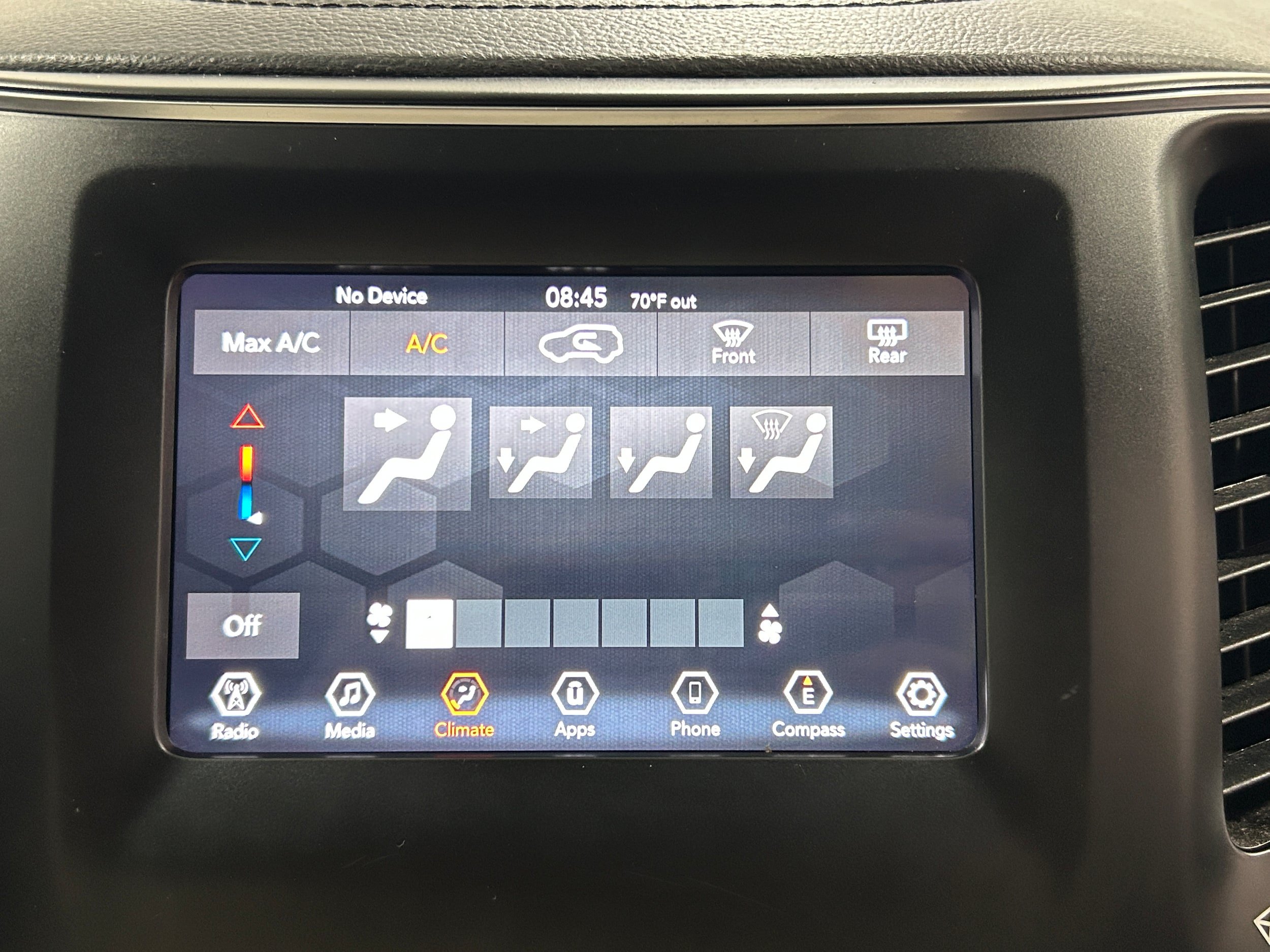 Used 2019 Jeep Cherokee Latitude Plus AWD/4WD image 7