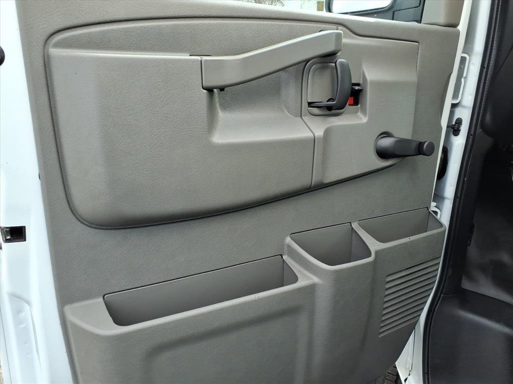 Used 2021 Chevrolet Express 3500 image 9
