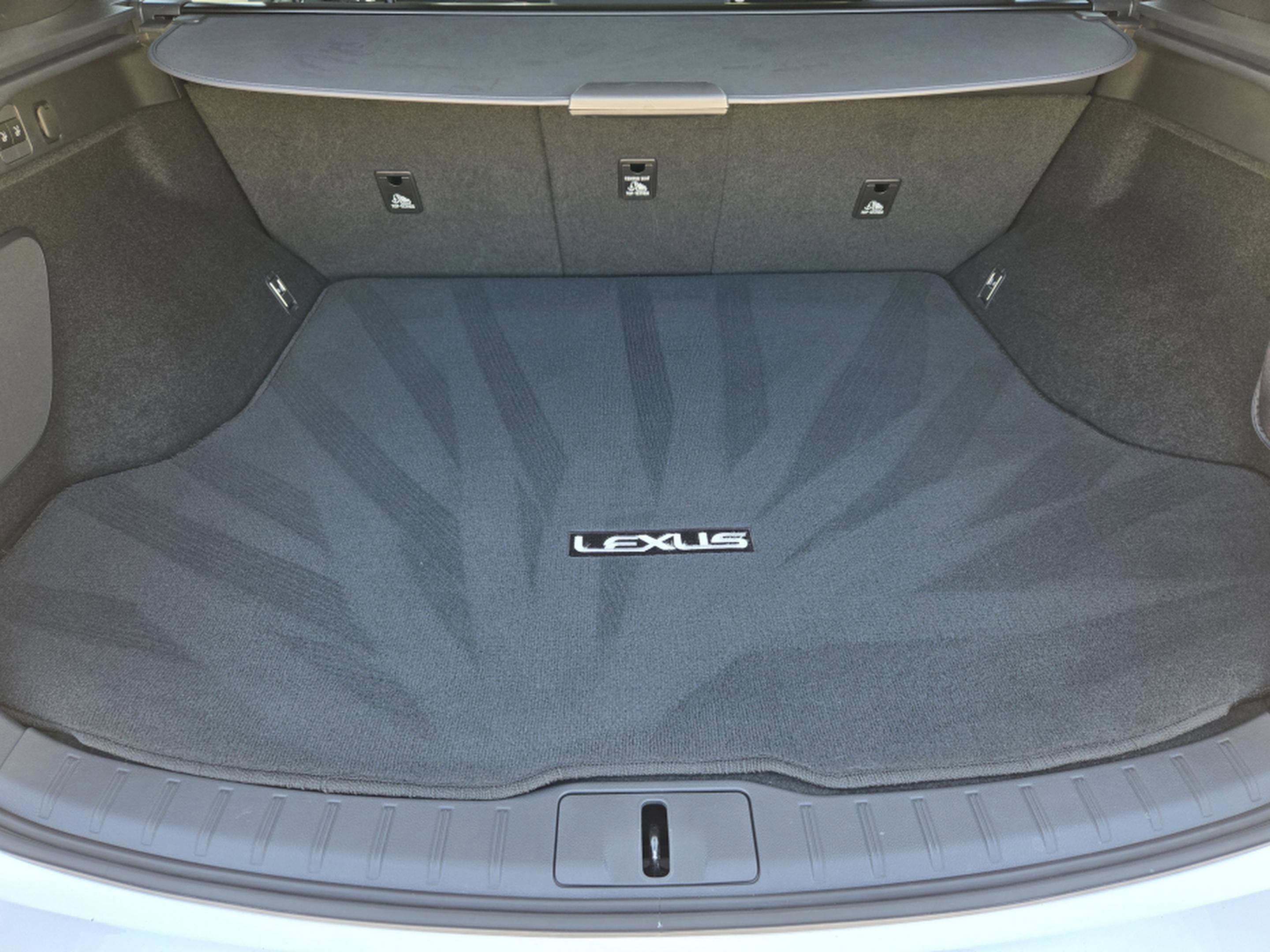 Used 2025 Lexus RX 350 Premium w/ Accessory Package (Z1) FWD image 32