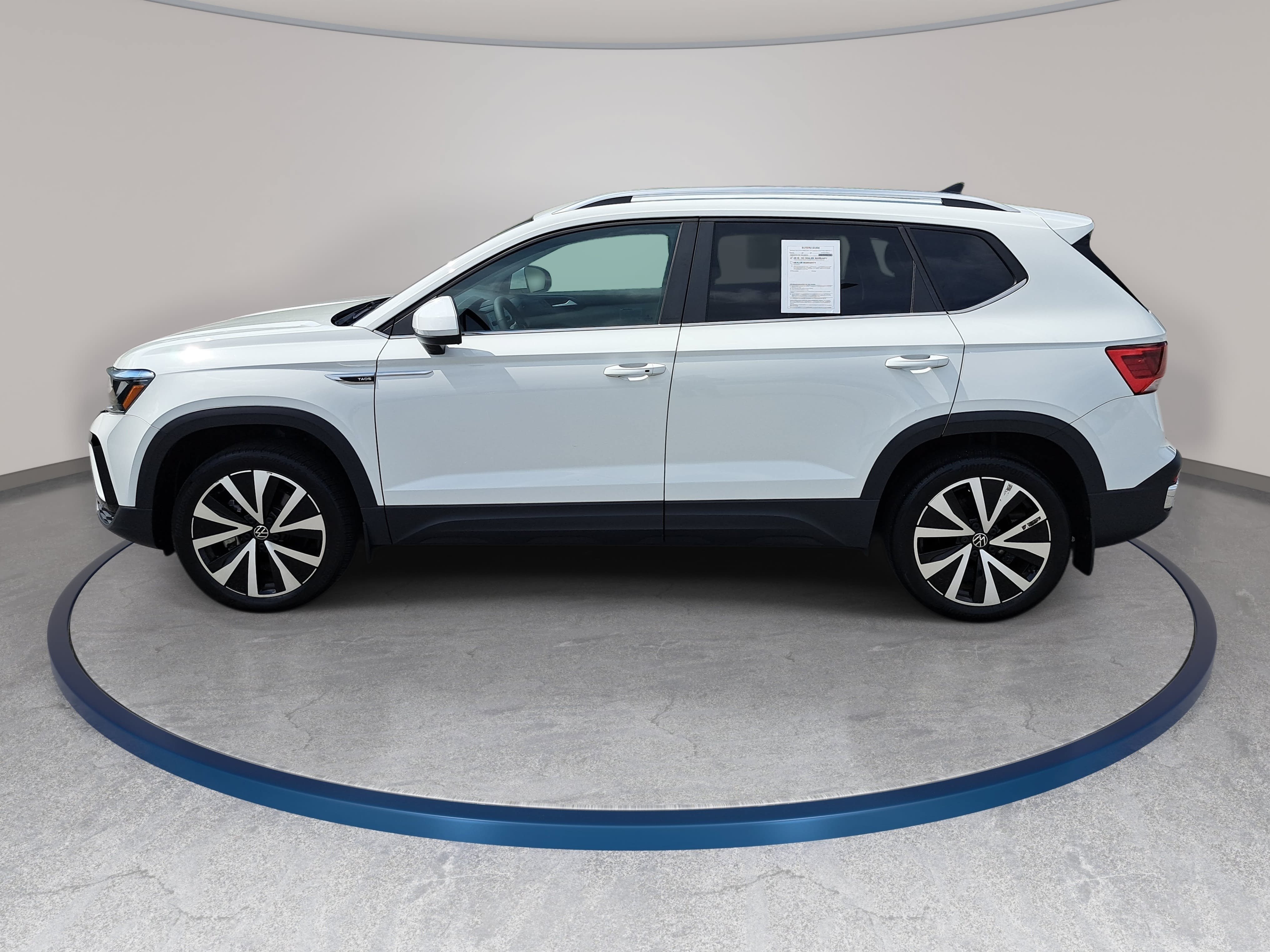 Certified 2023 Volkswagen Taos SE w/ Panoramic Sunroof Package FWD image 8