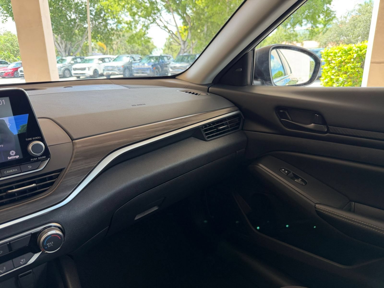 Used 2026 Nissan Altima 2.5 SV FWD image 25
