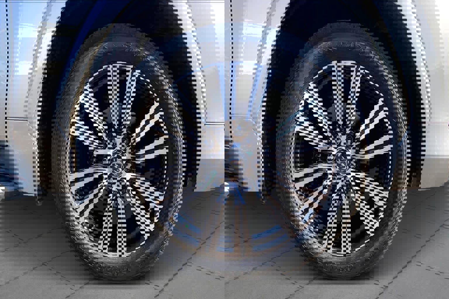 Used 2024 Lexus LX 600 4WD w/ Luxury Package image 11