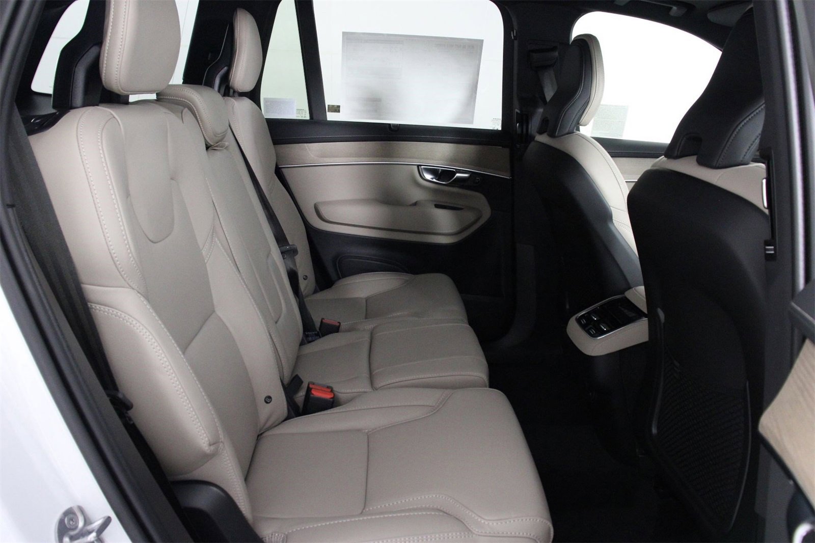 New 2026 Volvo XC90 B6 Ultra image 11