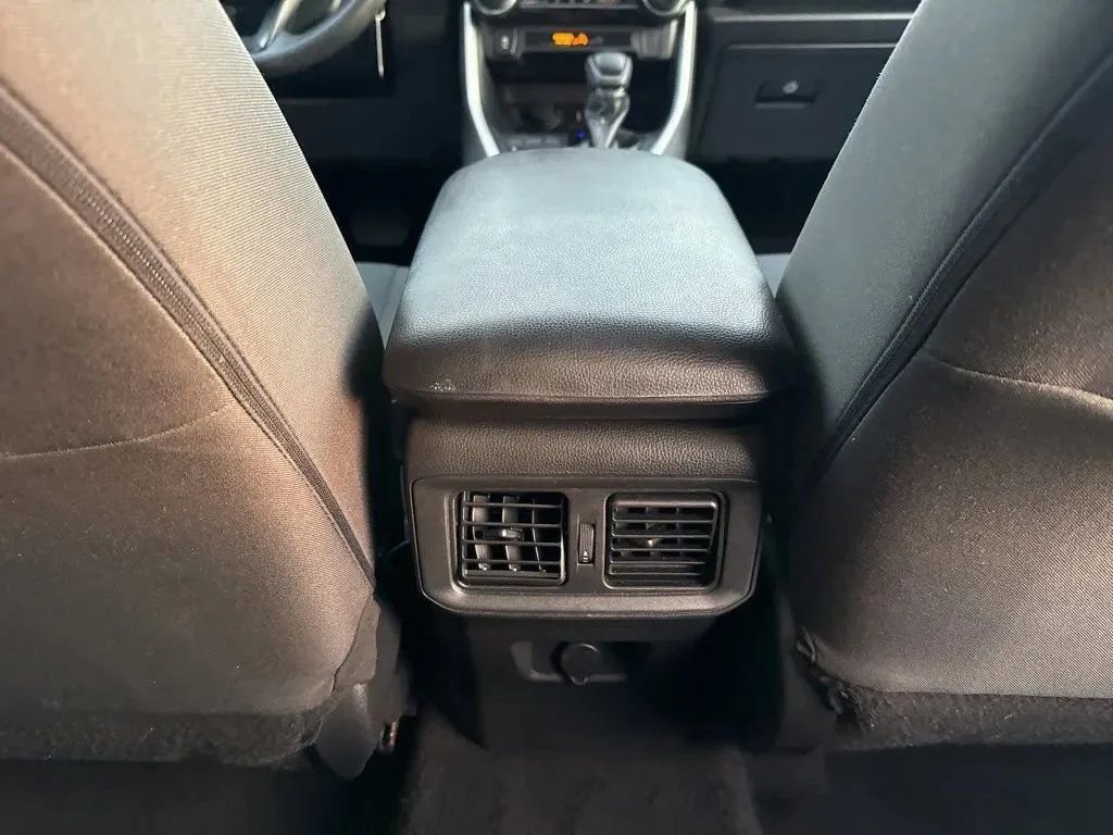 Used 2022 Toyota RAV4 LE FWD image 32