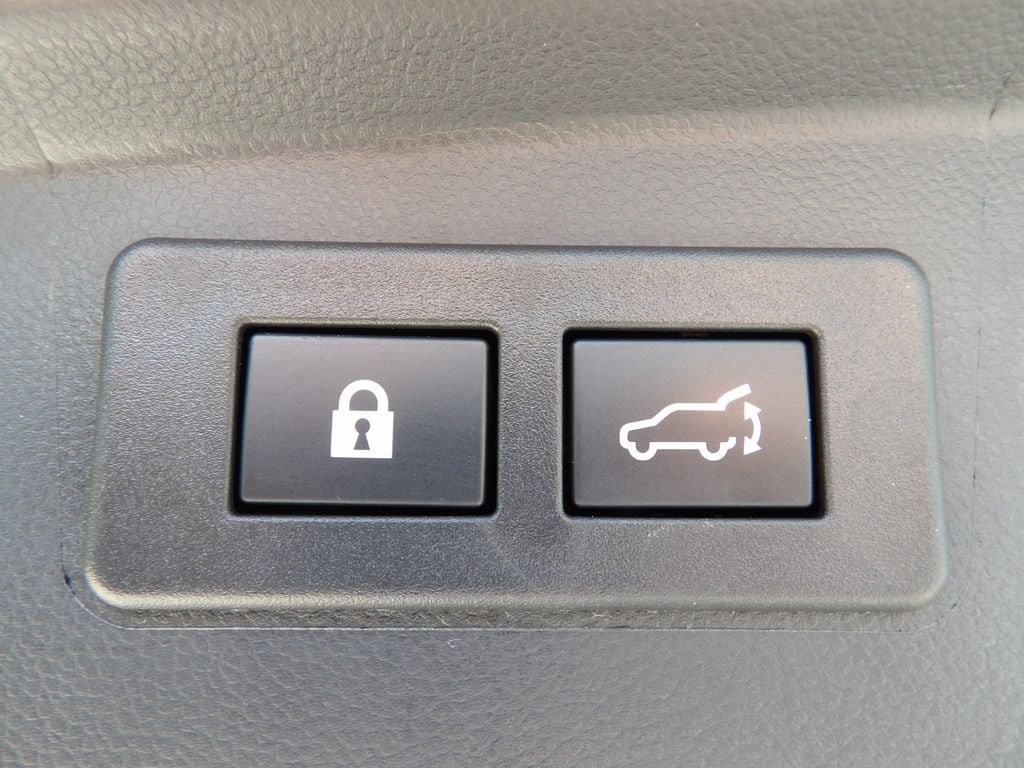 Used 2025 Subaru Outback Touring XT AWD/4WD image 29