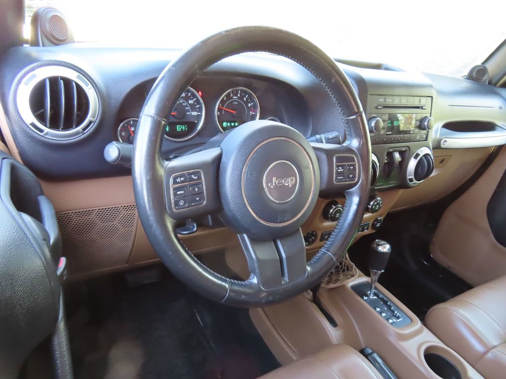 Used 2012 Jeep Wrangler Sahara w/ Connectivity Group AWD/4WD image 4