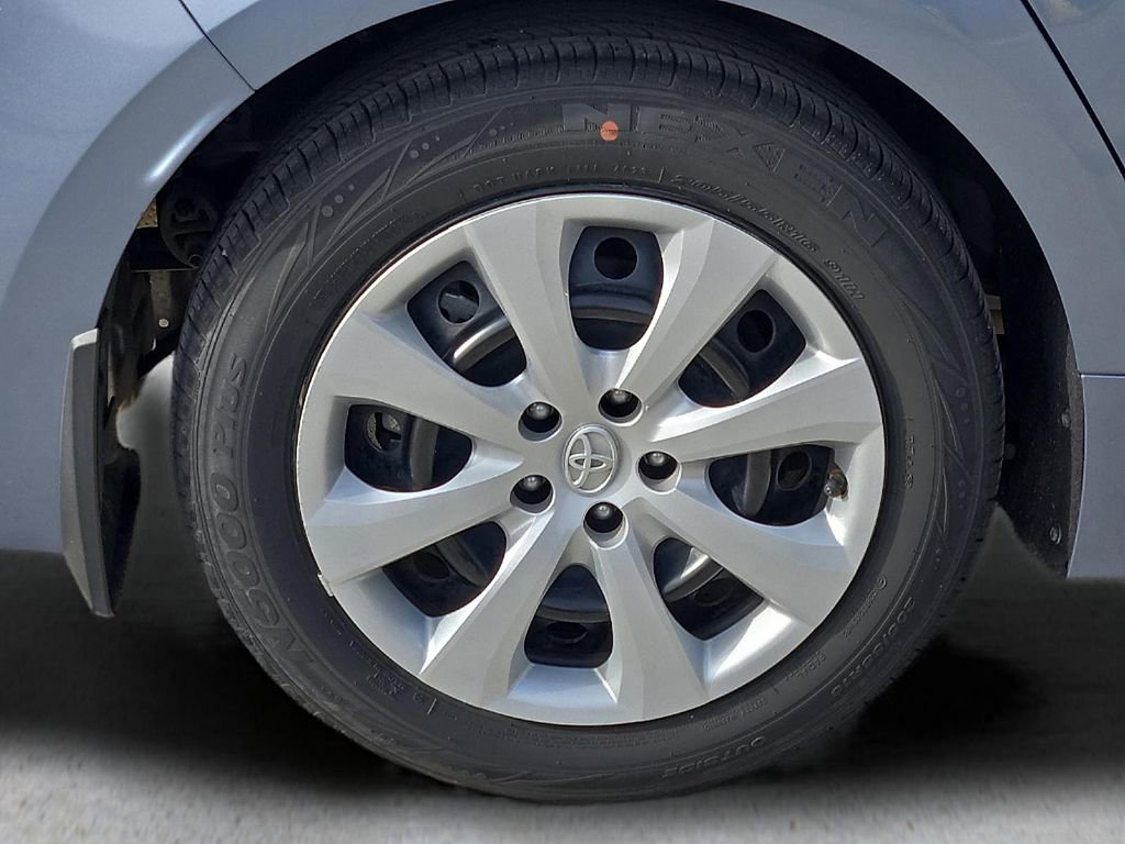 Used 2022 Toyota Corolla LE image 8