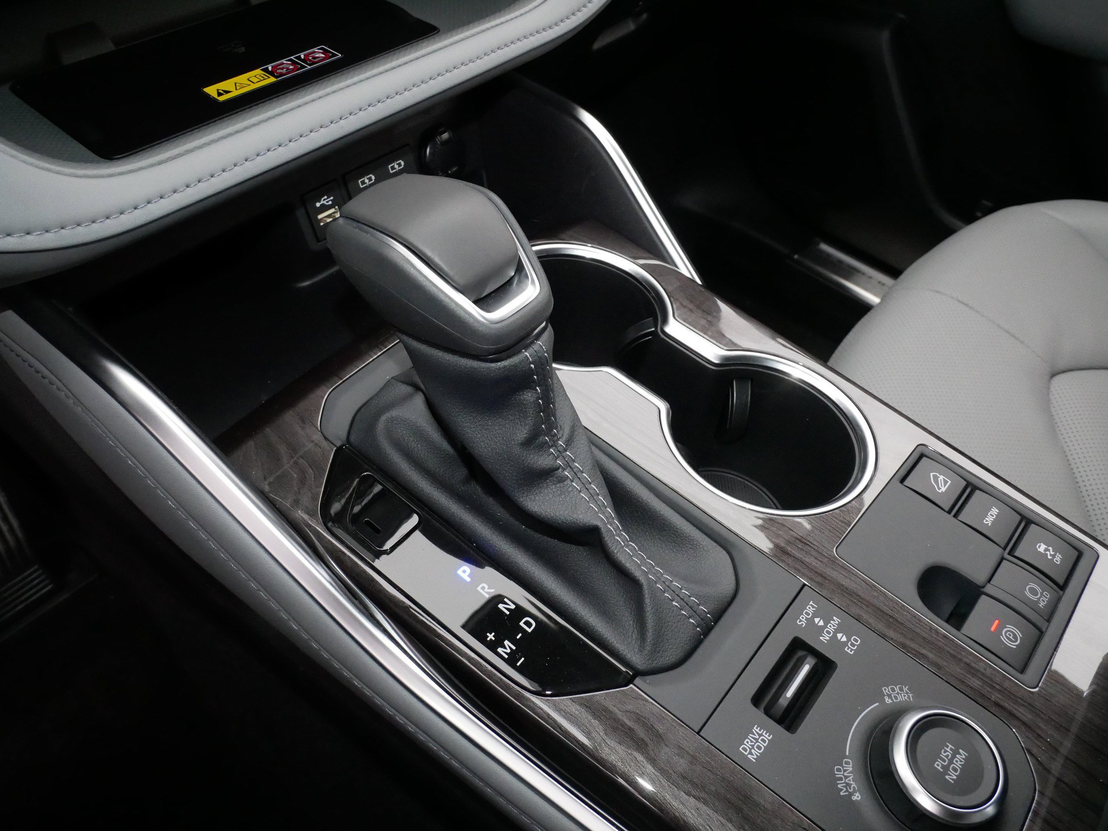 Certified 2026 Toyota Highlander Platinum image 24