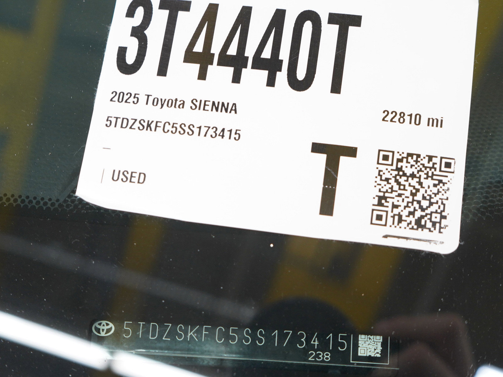 Used 2025 Toyota Sienna Limited image 34