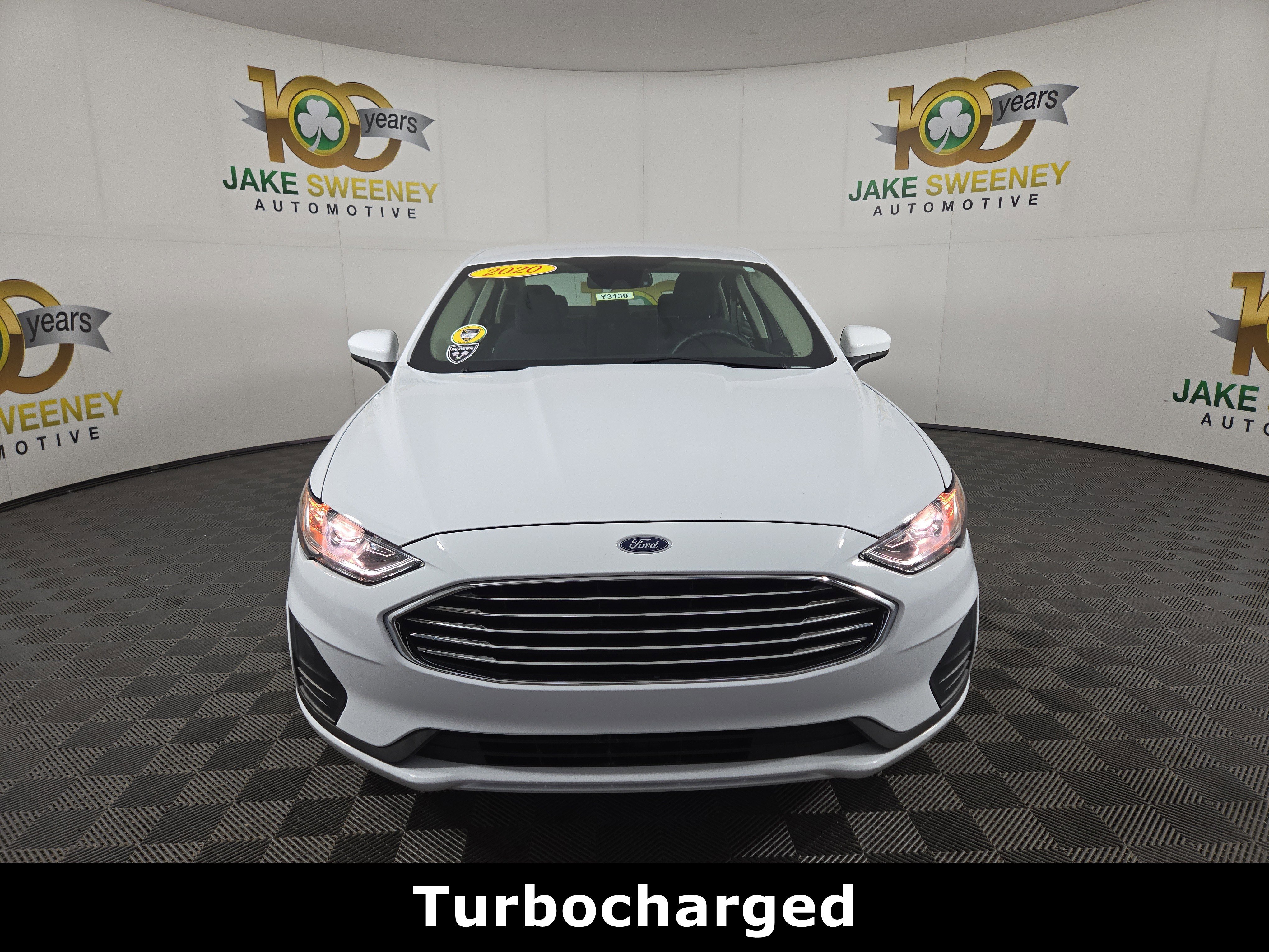 Used 2020 Ford Fusion SE image 2