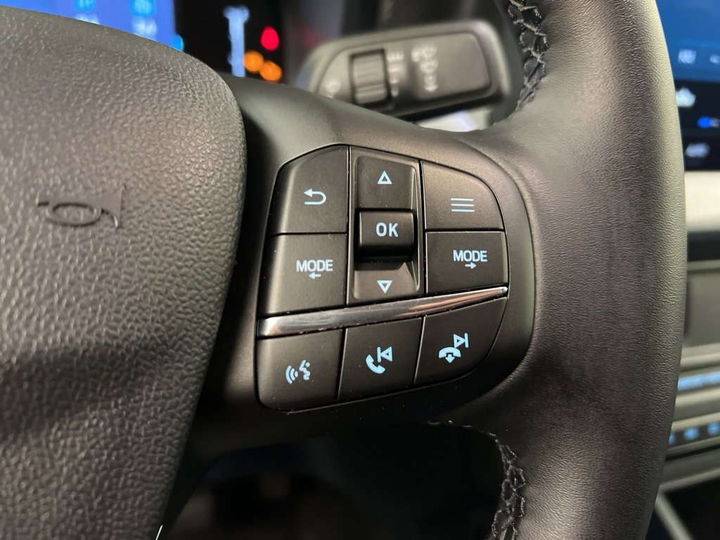 New 2025 Ford Maverick XLT w/ XLT Luxury Package image 18