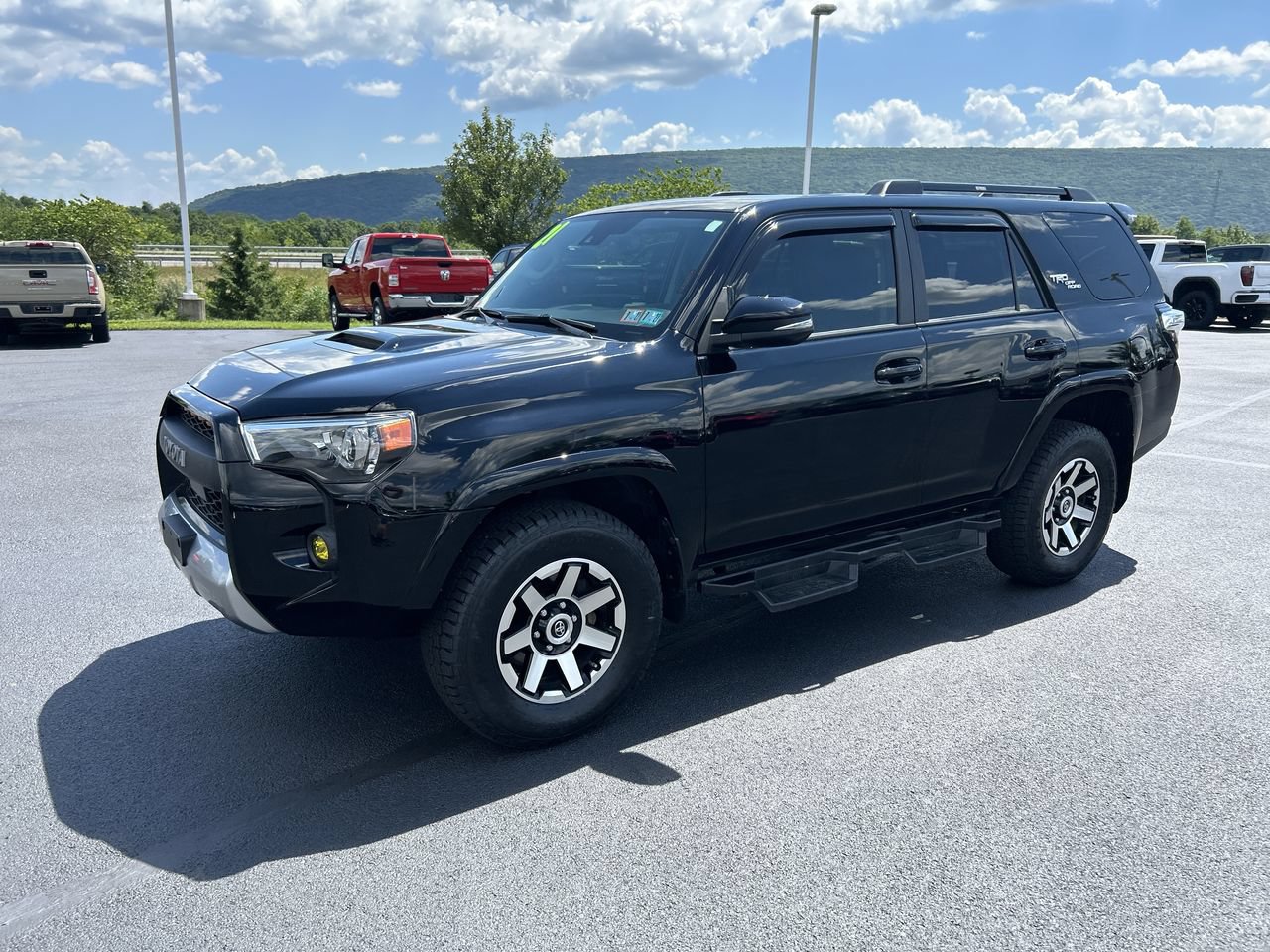 Used 2021 Toyota 4Runner TRD Off-Road Premium w/ Moonroof Package AWD/4WD image 3
