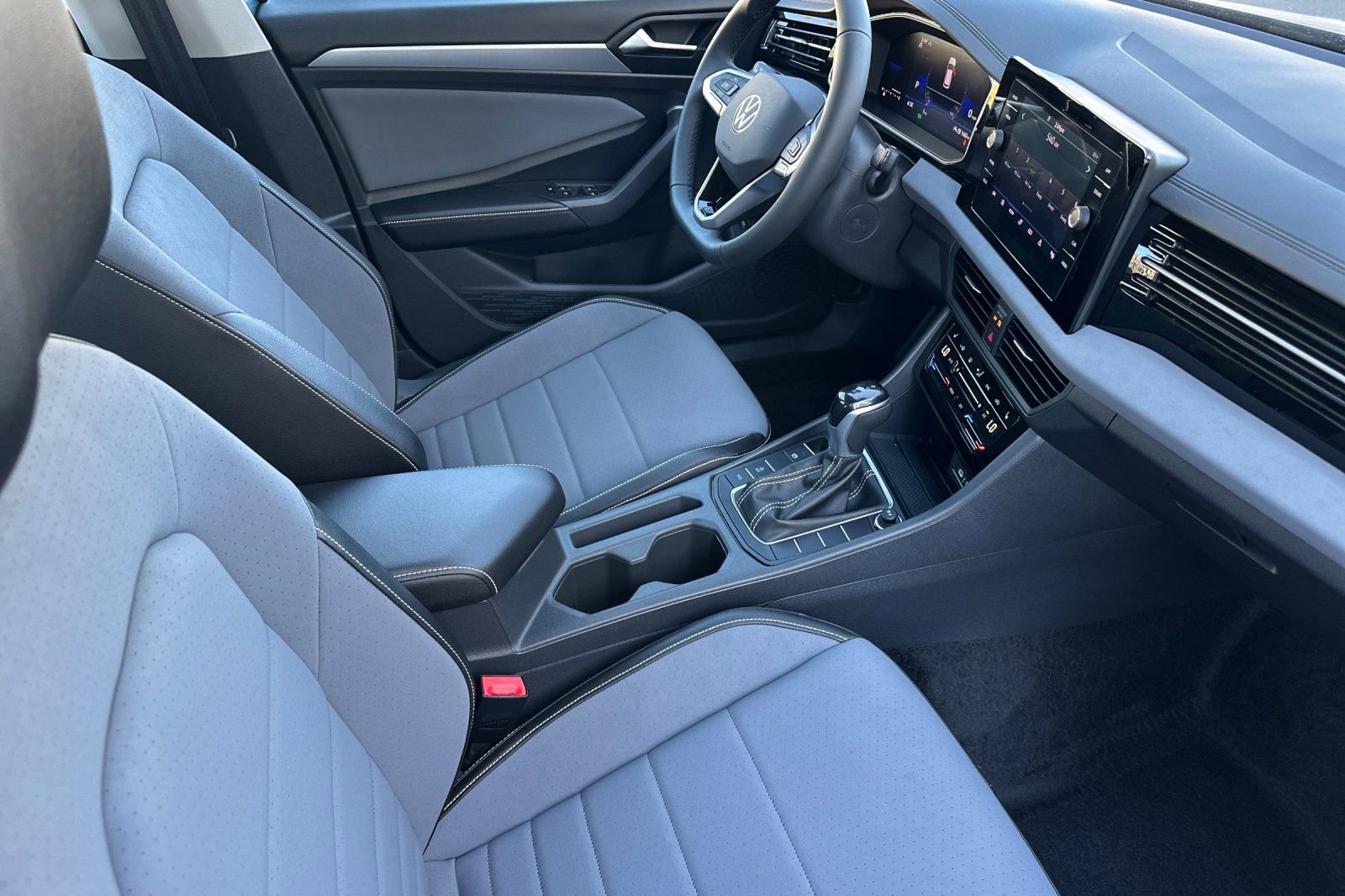 New 2026 Volkswagen Jetta SE FWD image 13