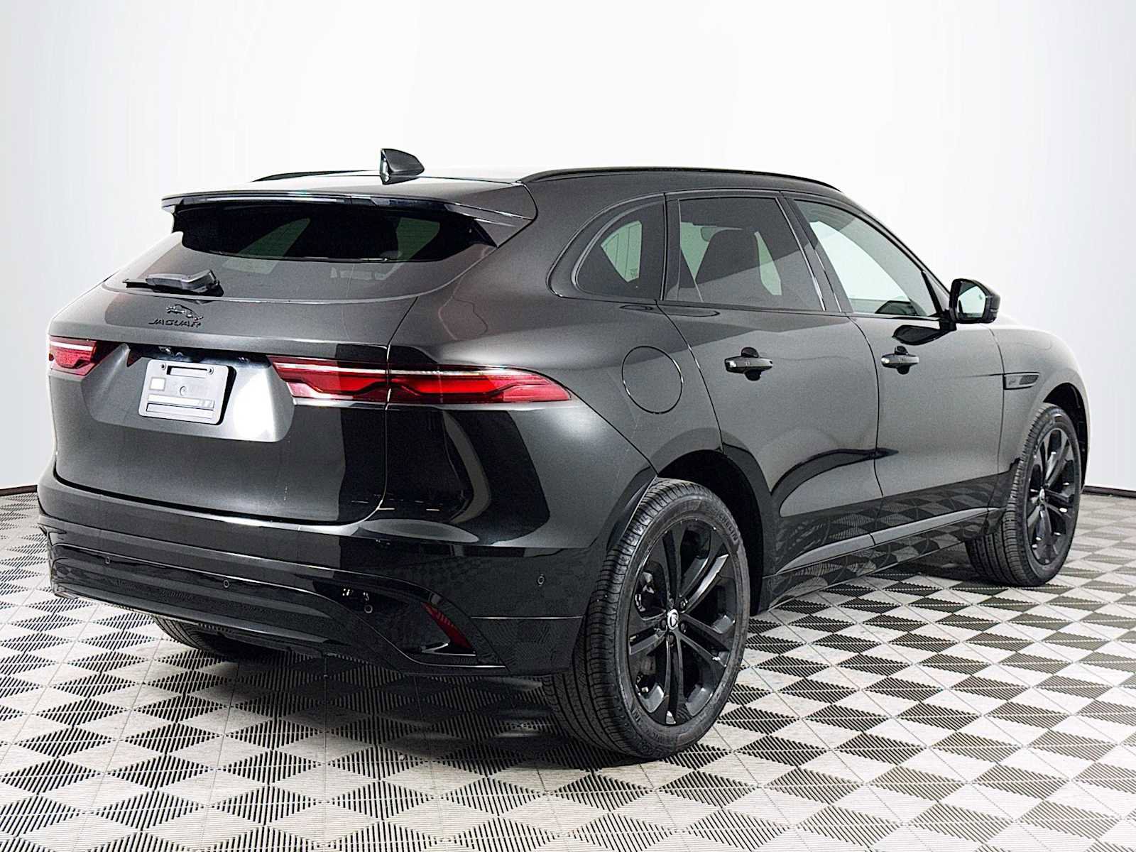 Used 2024 Jaguar F-PACE R-Dynamic S AWD/4WD image 5