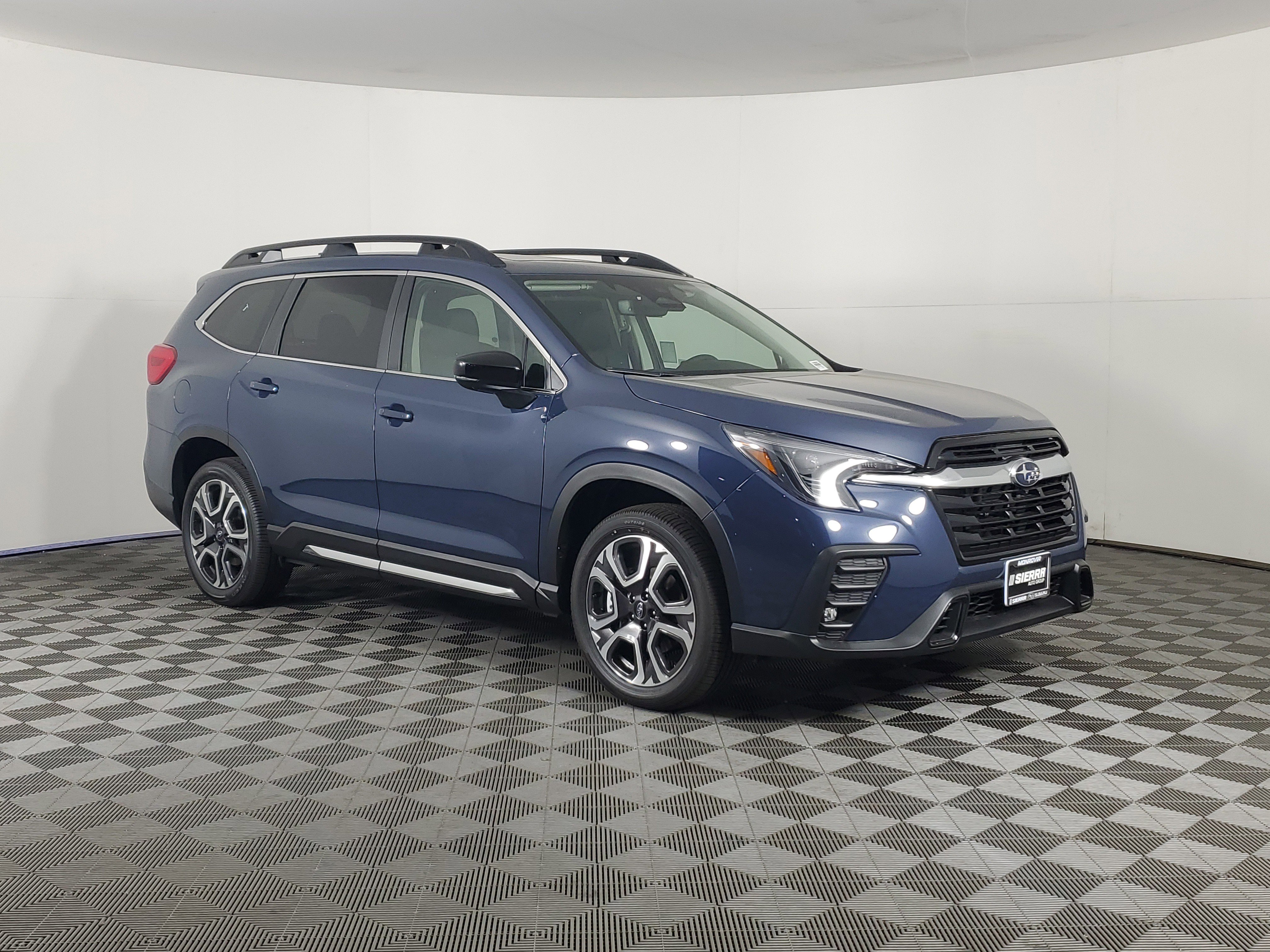 New 2025 Subaru Ascent Limited image 2