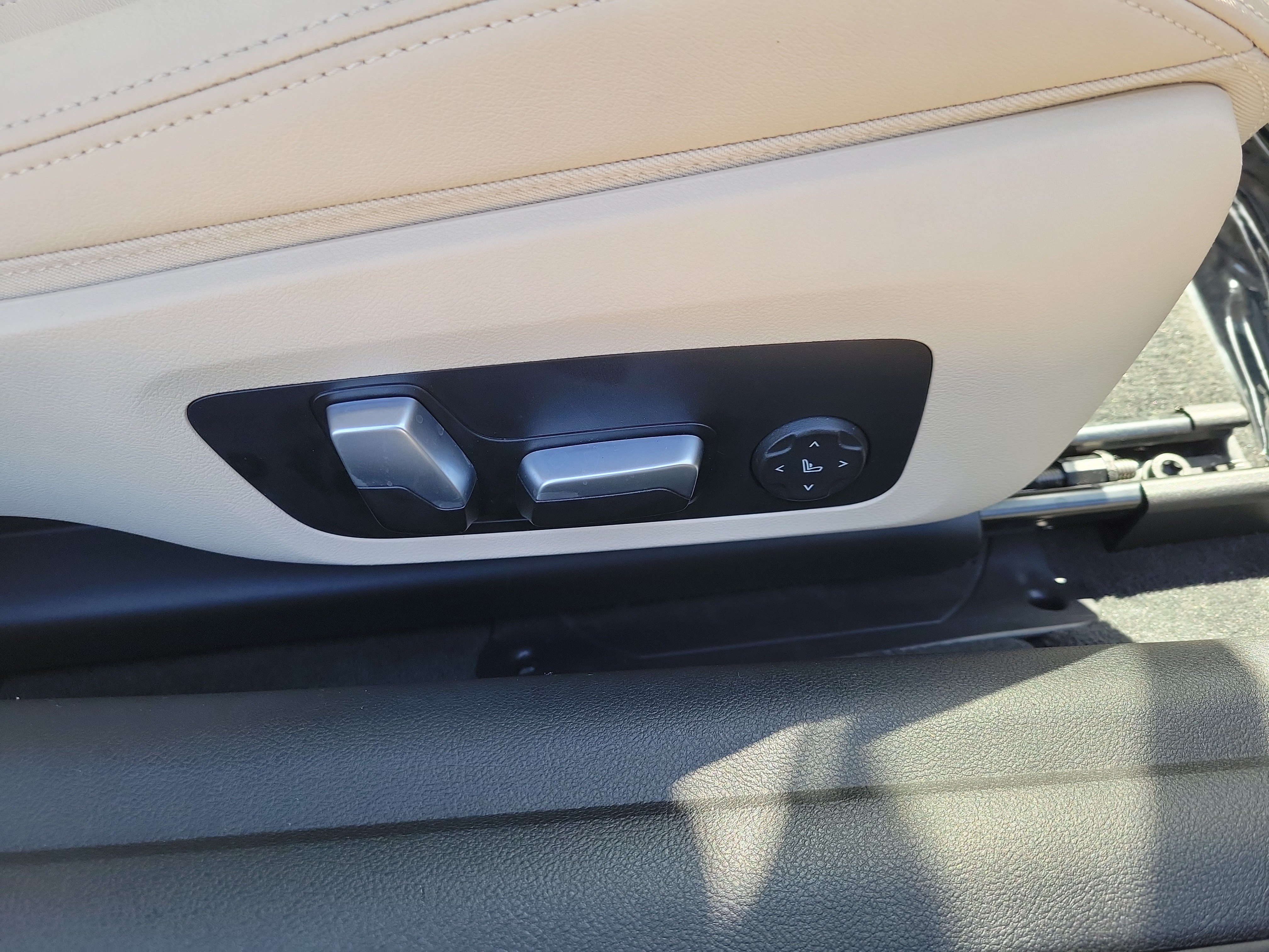 Used 2021 BMW 430i Coupe w/ Convenience Package RWD image 9