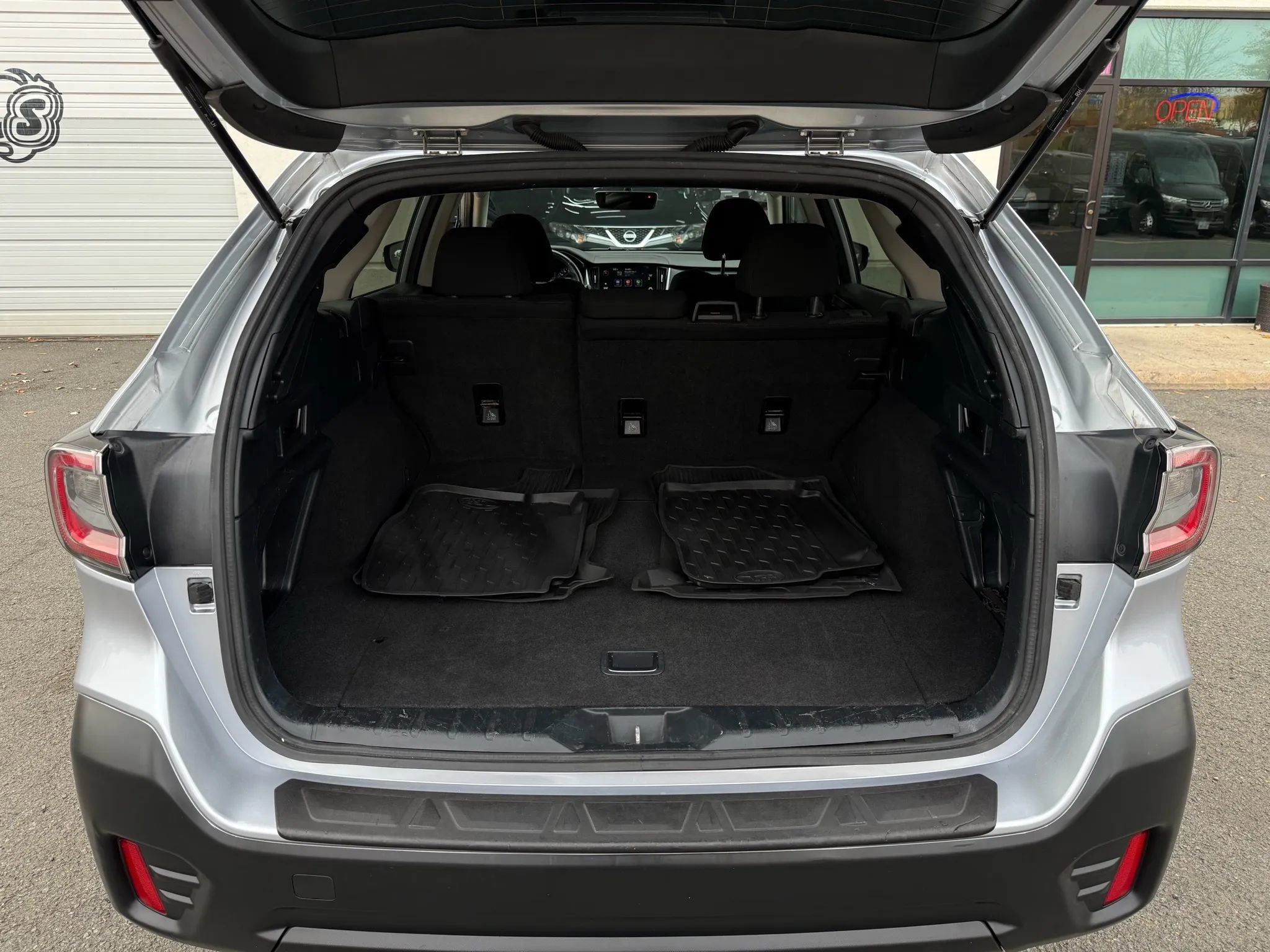 Used 2020 Subaru Outback Premium image 23