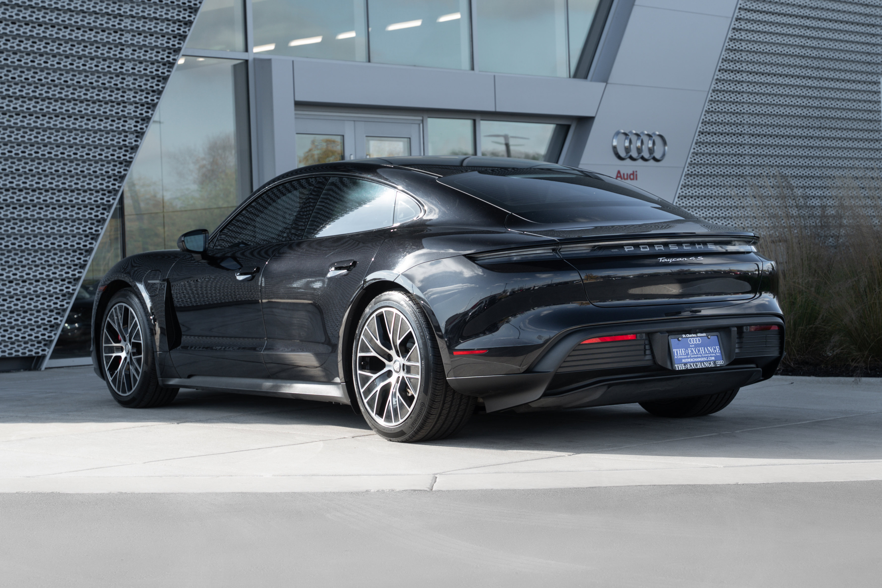 Used 2021 Porsche Taycan 4S image 5