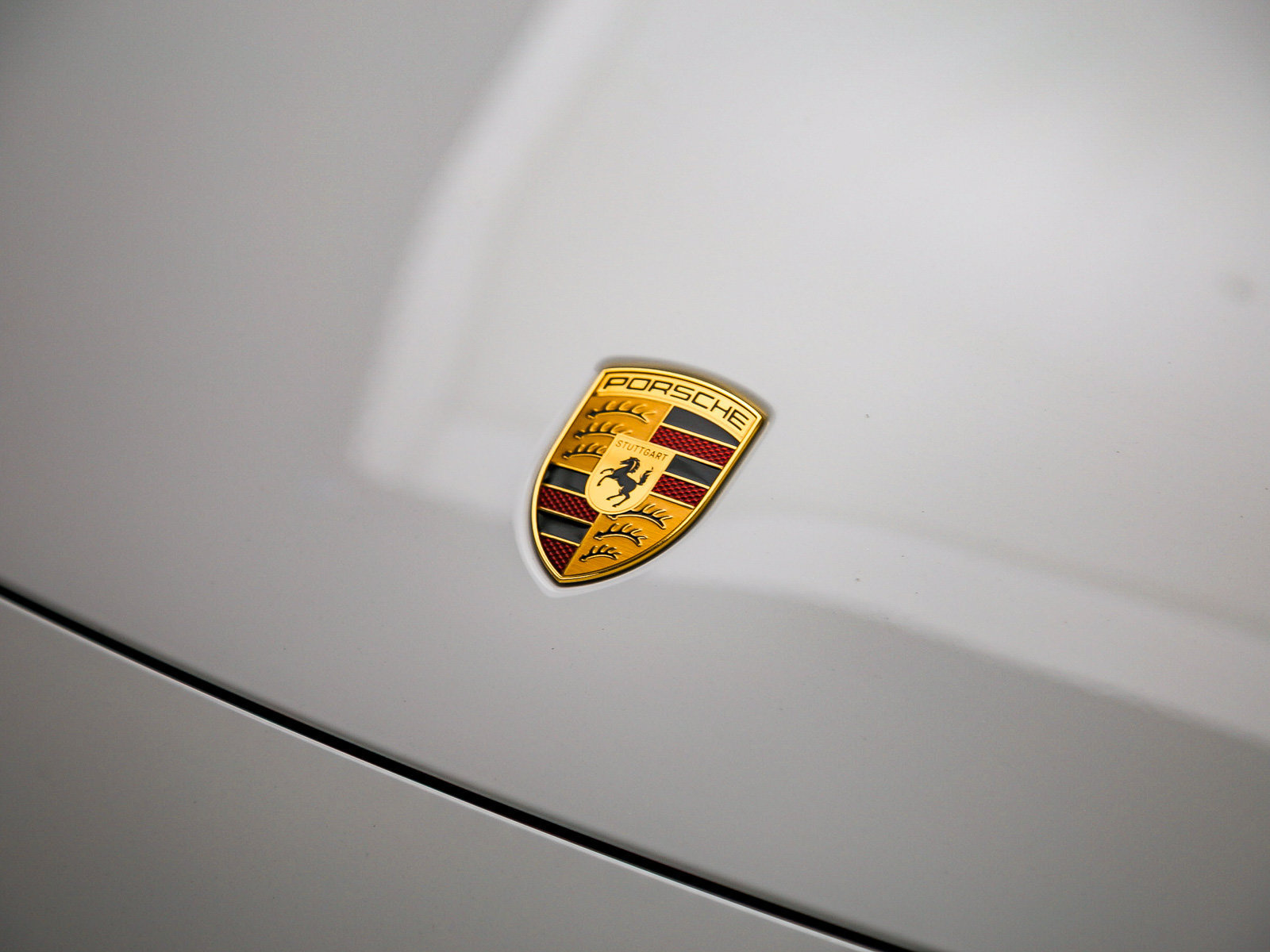 Certified 2025 Porsche Macan 4S Electric AWD/4WD image 12