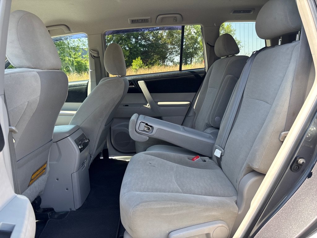 Used 2012 Toyota Highlander 4WD w/ Tech Pkg image 13