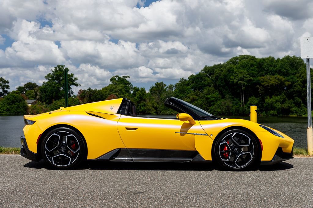 Used 2023 Maserati MC20 Spyder RWD image 2