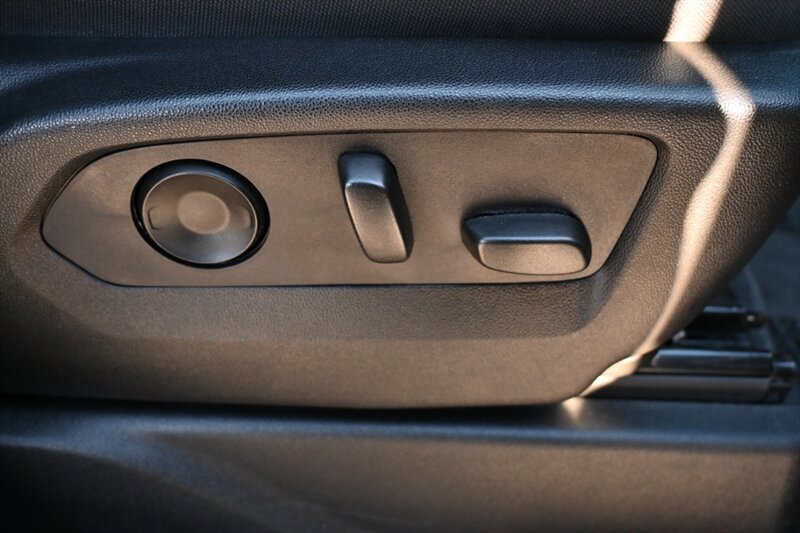 Used 2022 GMC Yukon SLE image 54