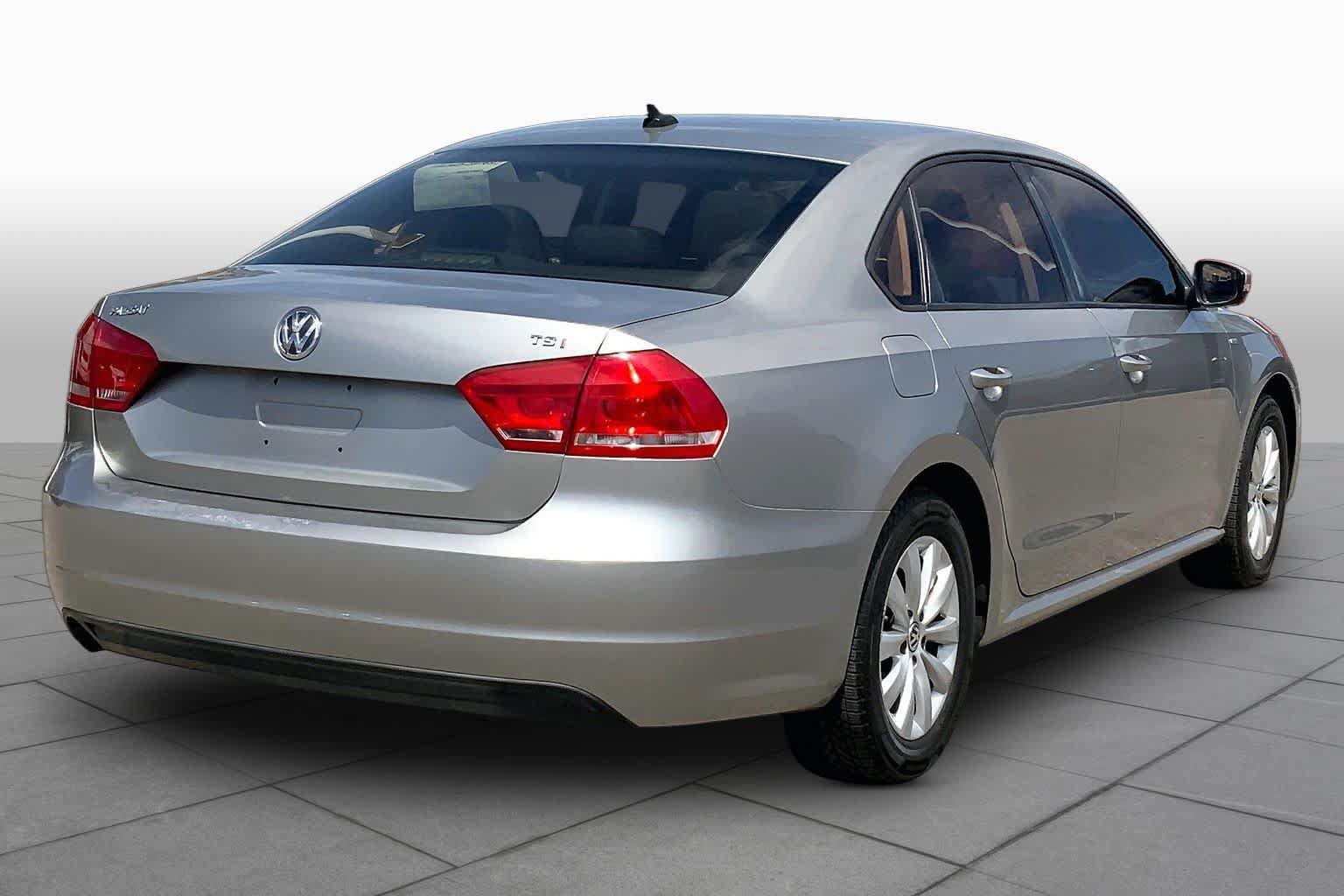 Used 2014 Volkswagen Passat 1.8T S FWD image 12