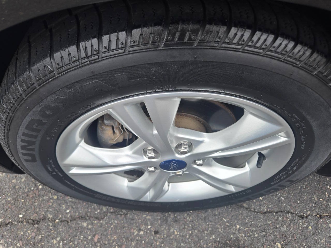 Used 2014 Ford Focus SE w/ SE Winter Package FWD image 26