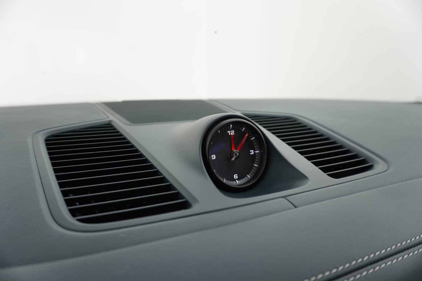 Certified 2023 Porsche Cayenne S image 29