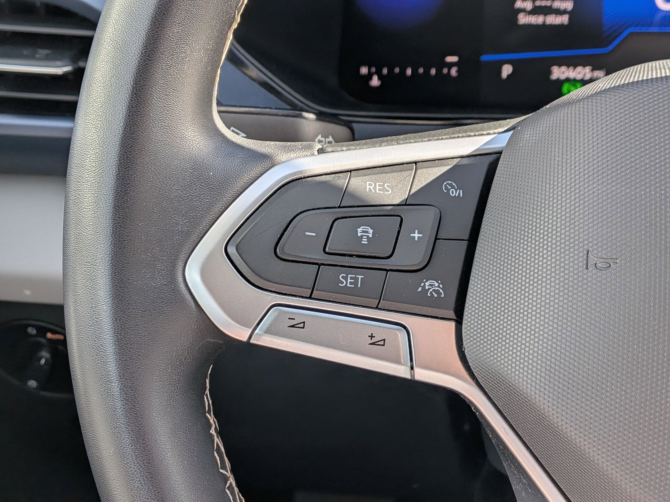 Certified 2023 Volkswagen Taos SE w/ Panoramic Sunroof Package image 19