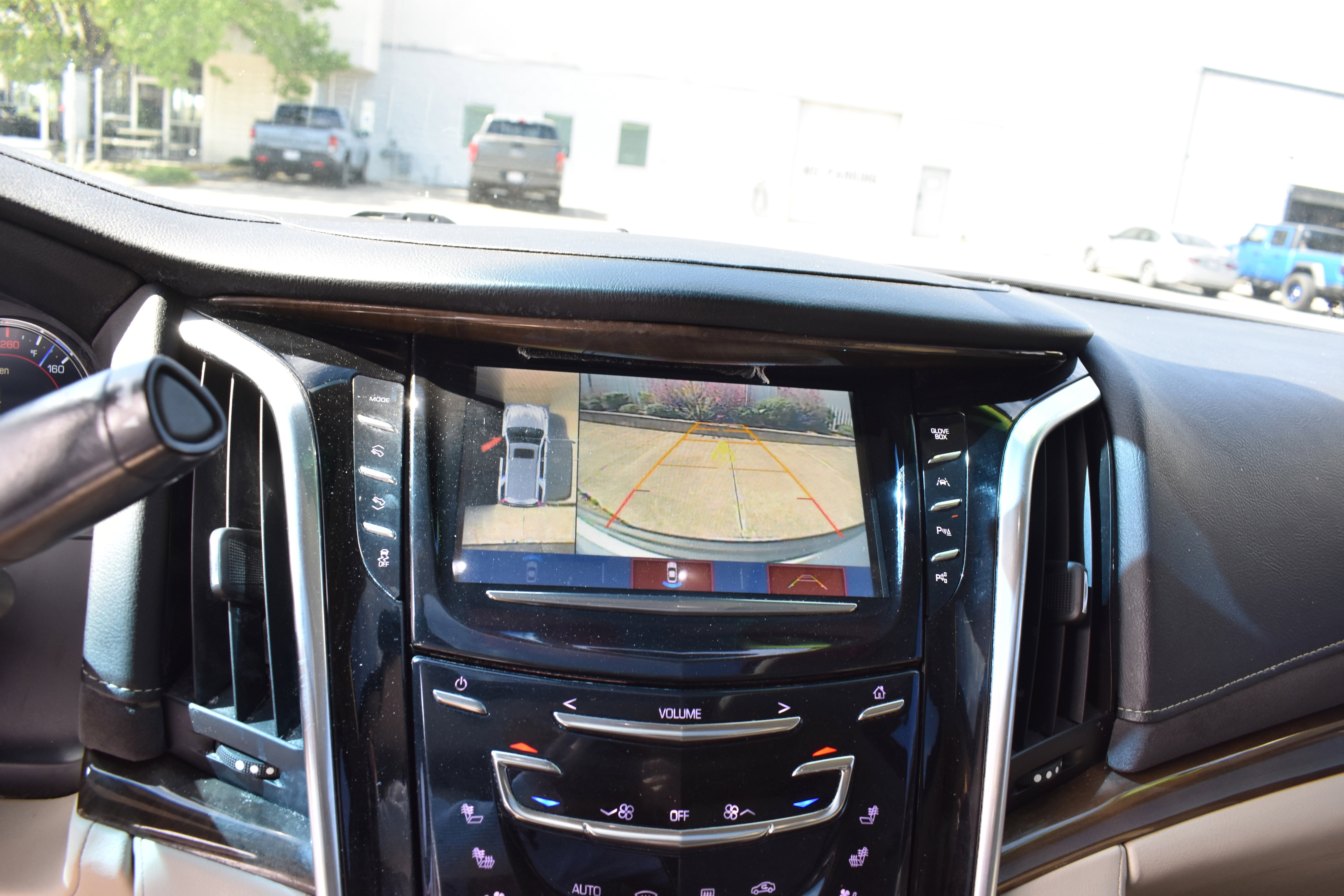 Used 2019 Cadillac Escalade ESV Premium Luxury w/ LPO, Radiant Package image 21