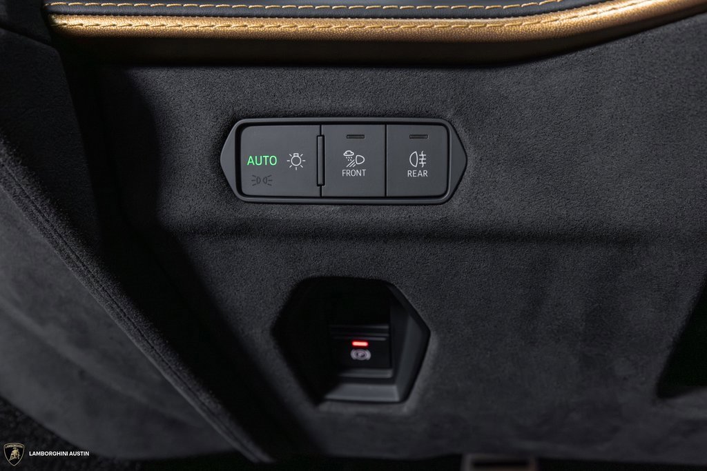 Used 2025 Lamborghini Revuelto image 27