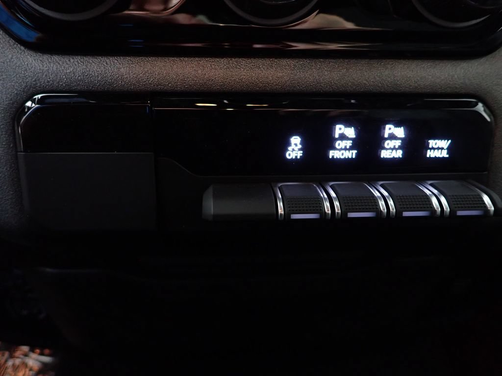 New 2026 RAM 1500 Warlock AWD/4WD image 5