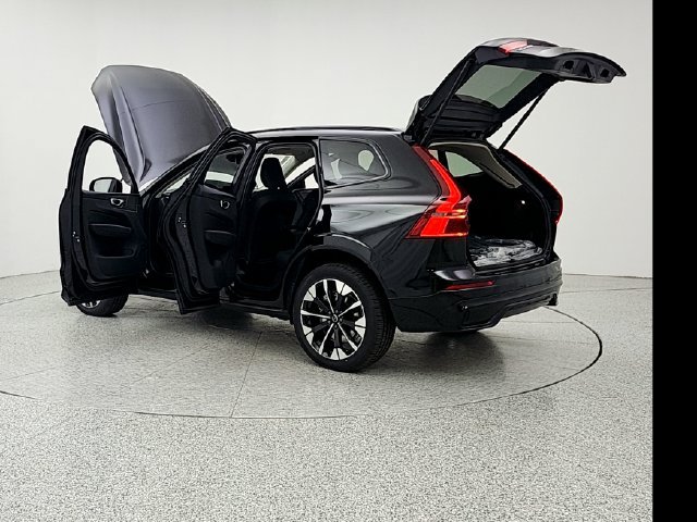 New 2026 Volvo XC60 T8 Plus w/ Climate Package AWD/4WD image 12