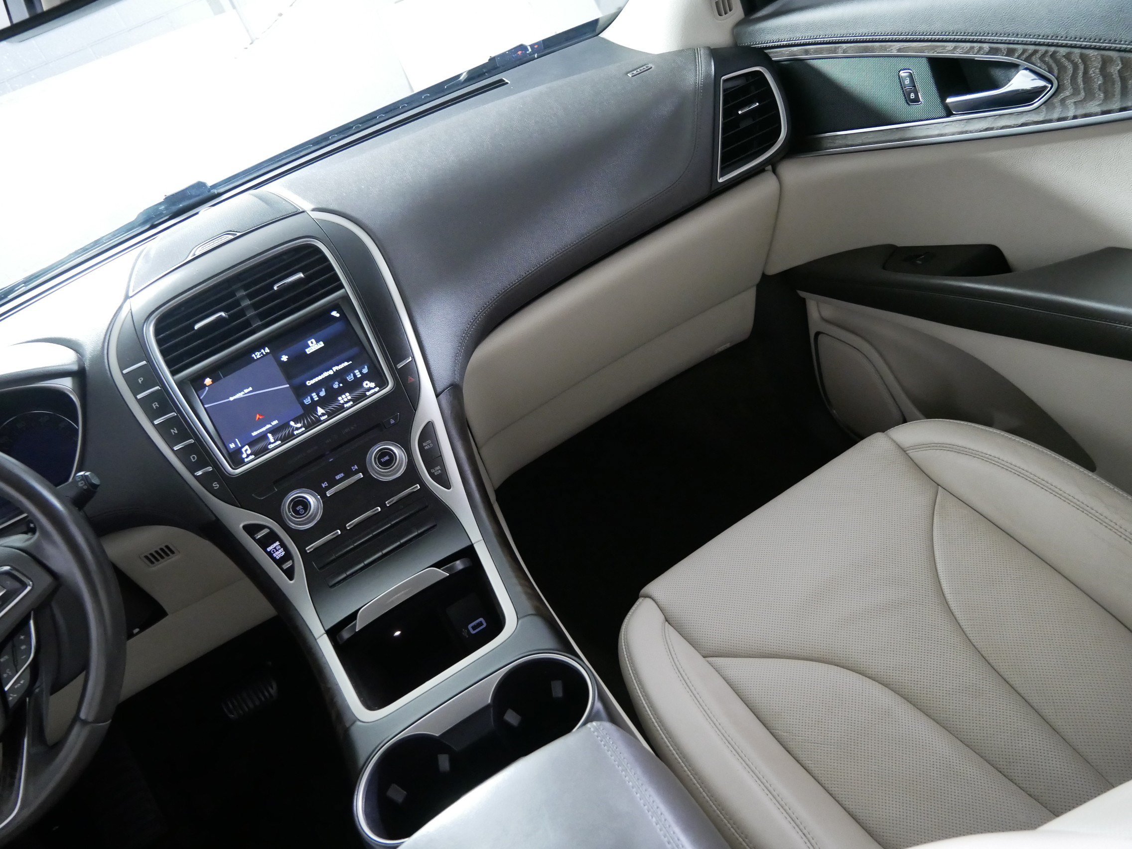 Used 2017 Lincoln MKX Reserve w/ Lincoln MKX Climate Package AWD/4WD image 11