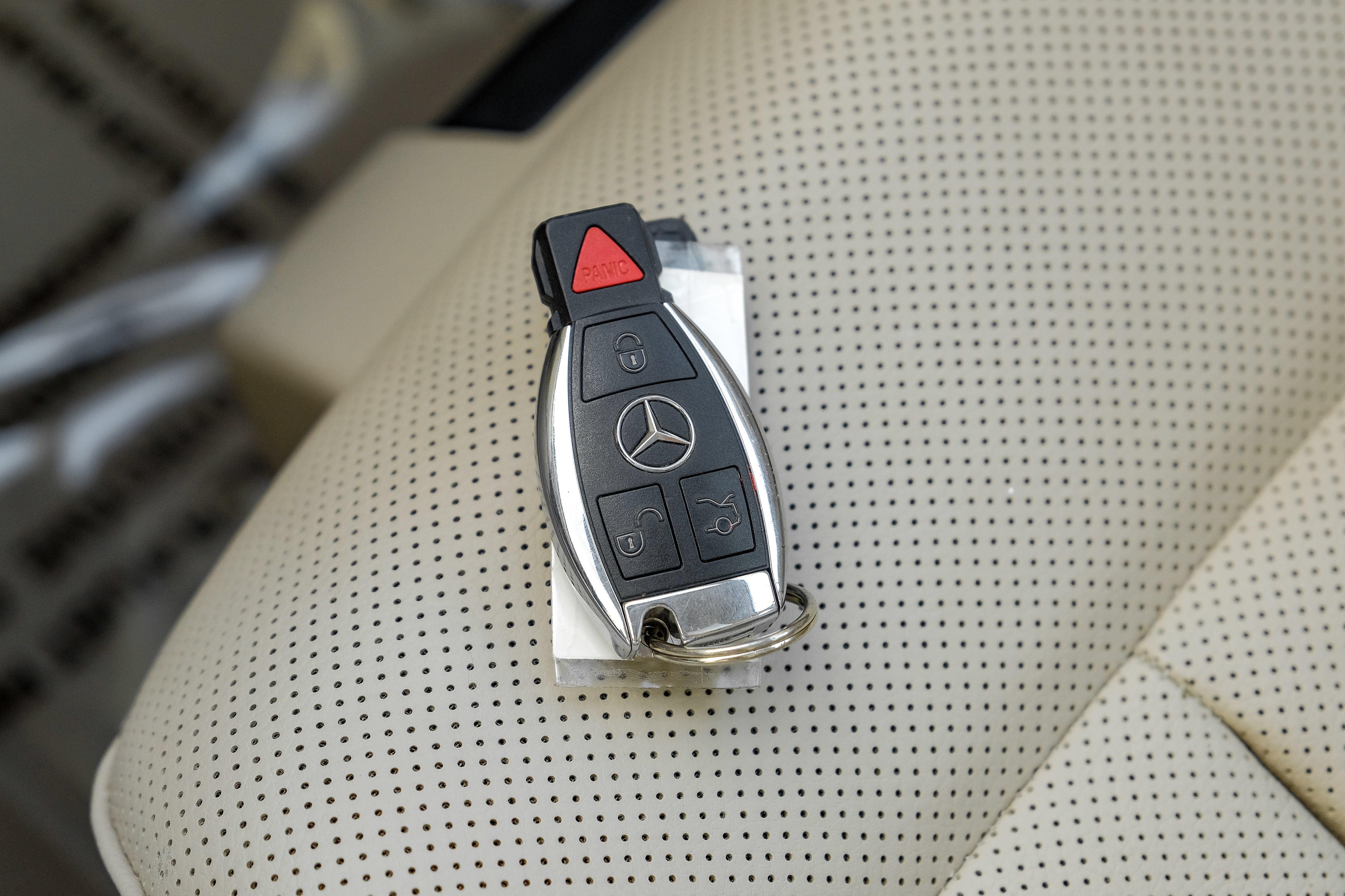 Used 2014 Mercedes-Benz E 550 4MATIC Sedan w/ Premium 1 Package image 65