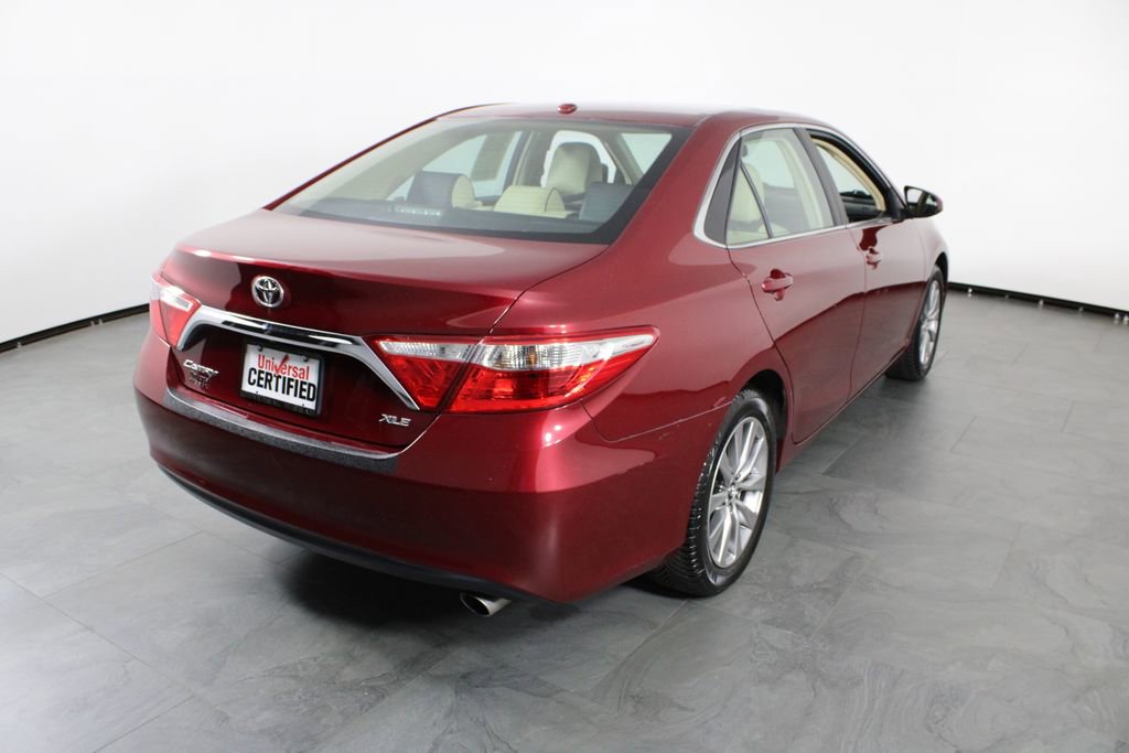 Used 2017 Toyota Camry XLE w/ Moonroof Package image 14