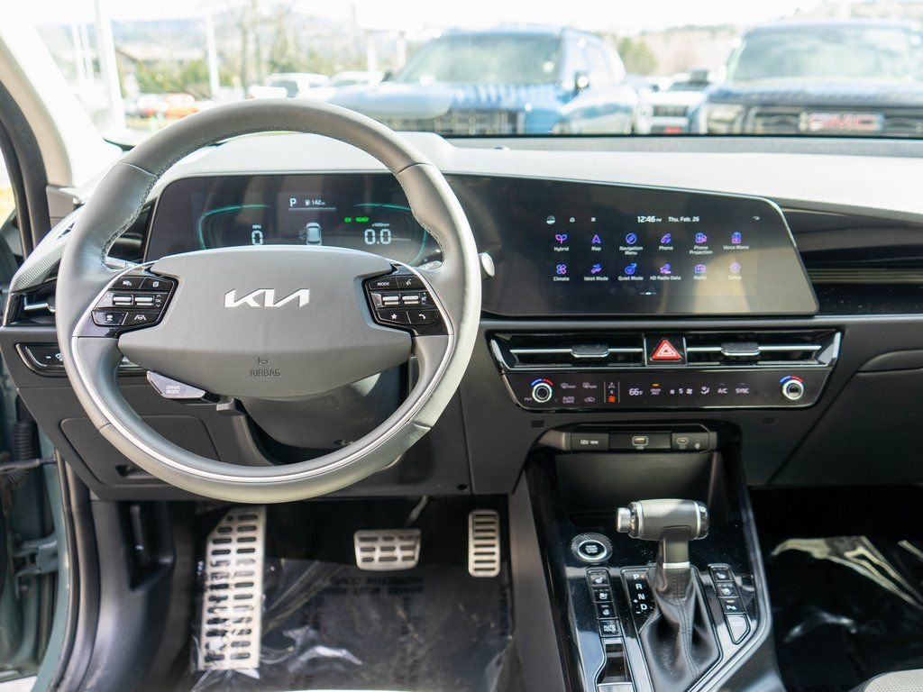 Used 2023 Kia Niro SX Touring FWD image 14