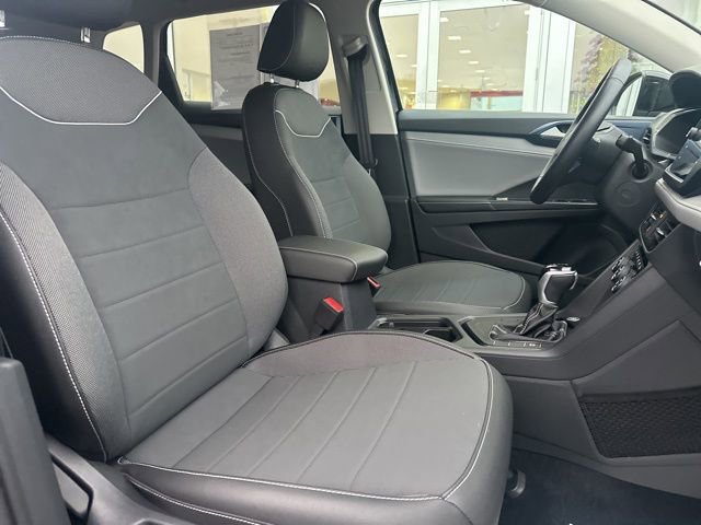 Used 2024 Volkswagen Taos SE image 14