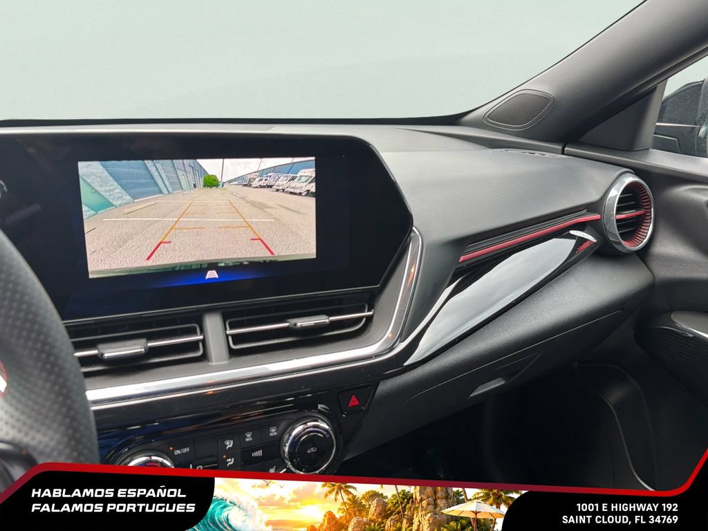 Used 2025 Chevrolet Trax RS w/ Sunroof Package FWD image 21
