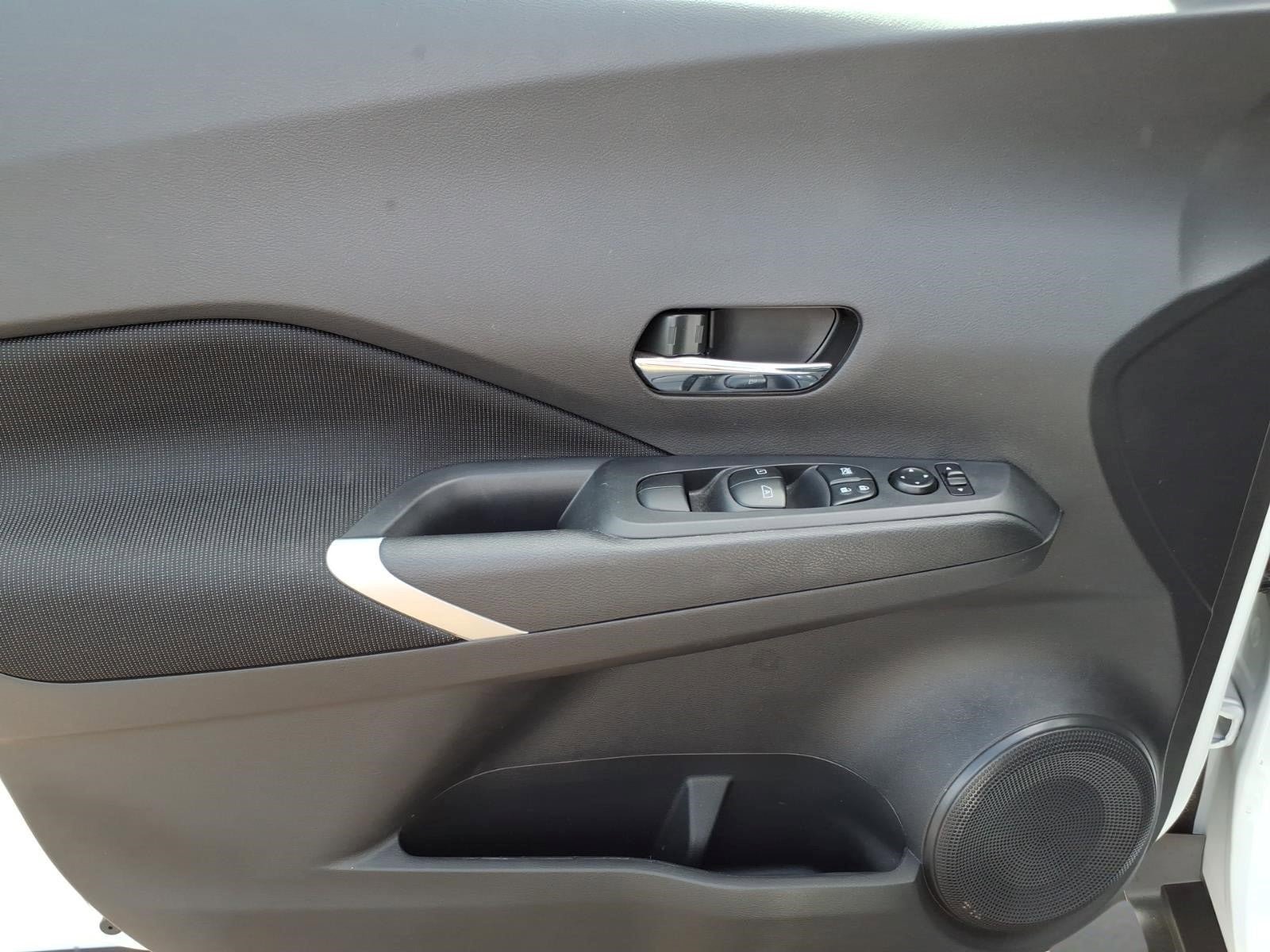 Used 2024 Nissan Kicks SV FWD image 15