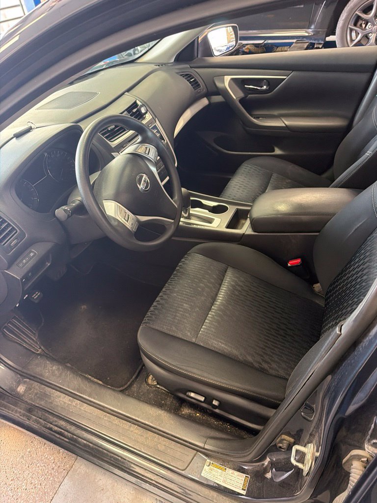 Used 2017 Nissan Altima 2.5 S w/ Power Driver Seat Package FWD image 2