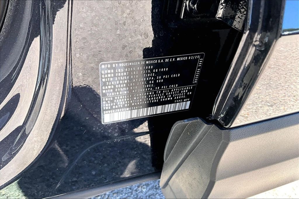 Certified 2025 Volkswagen Taos SE w/ Panoramic Sunroof Package image 30