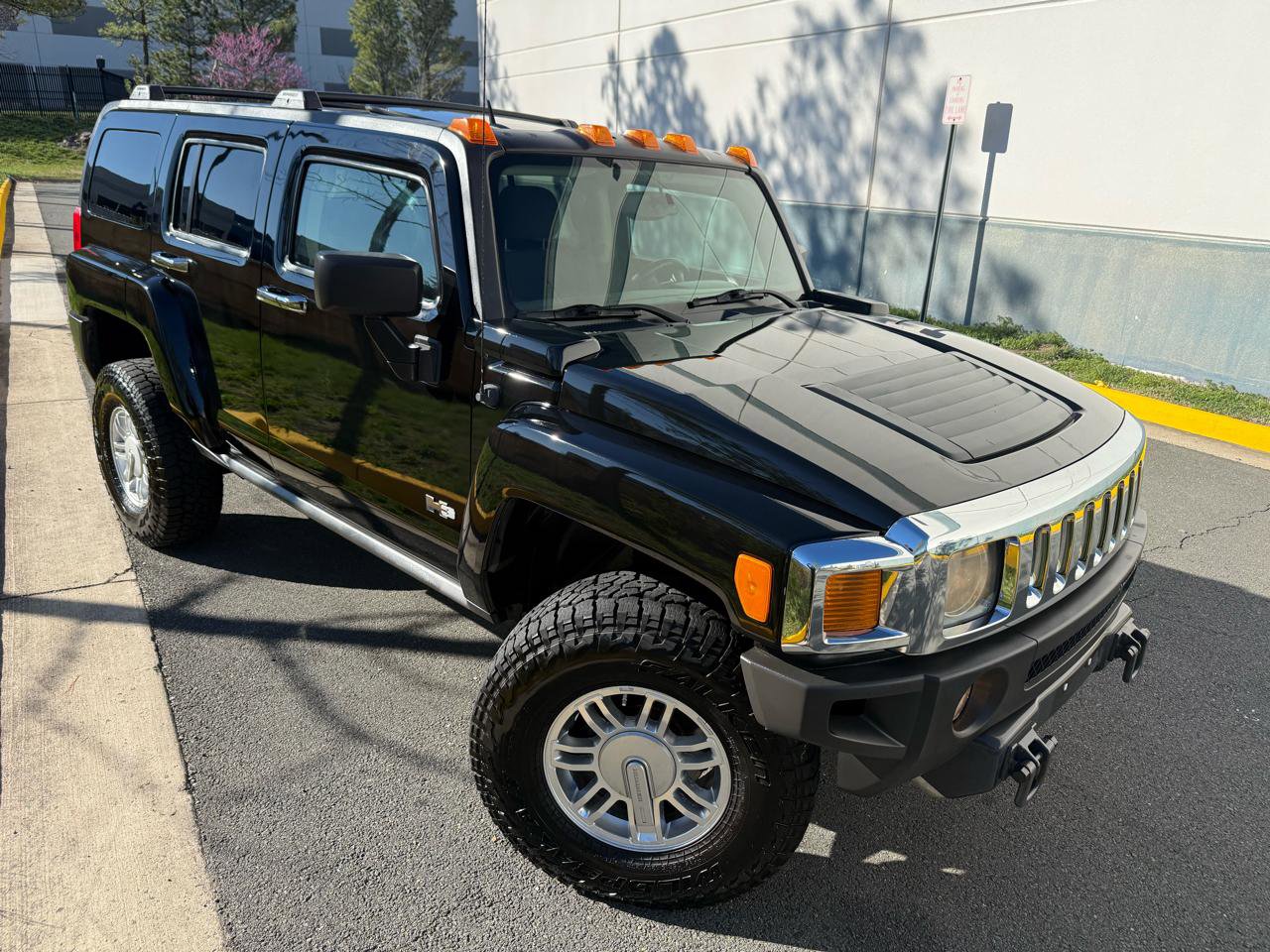 Used 2010 HUMMER H3 Adventure image 7