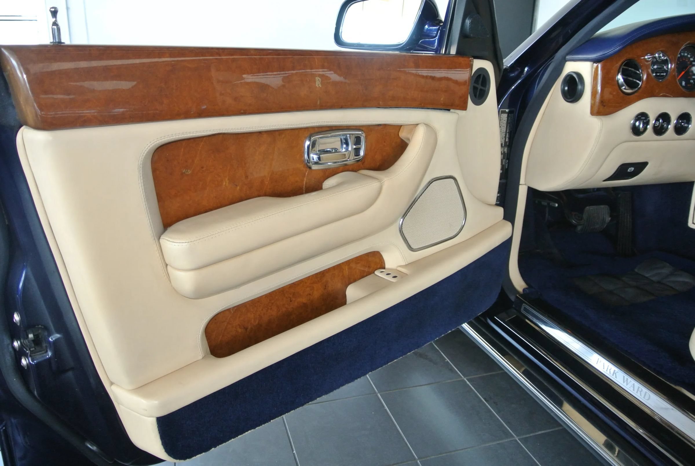 Used 2001 Rolls-Royce Silver Seraph RWD image 11