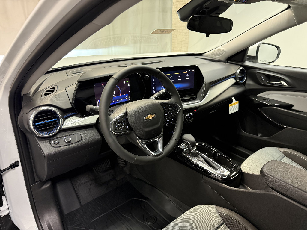 New 2026 Chevrolet Trax LT w/ LT Convenience Package image 25