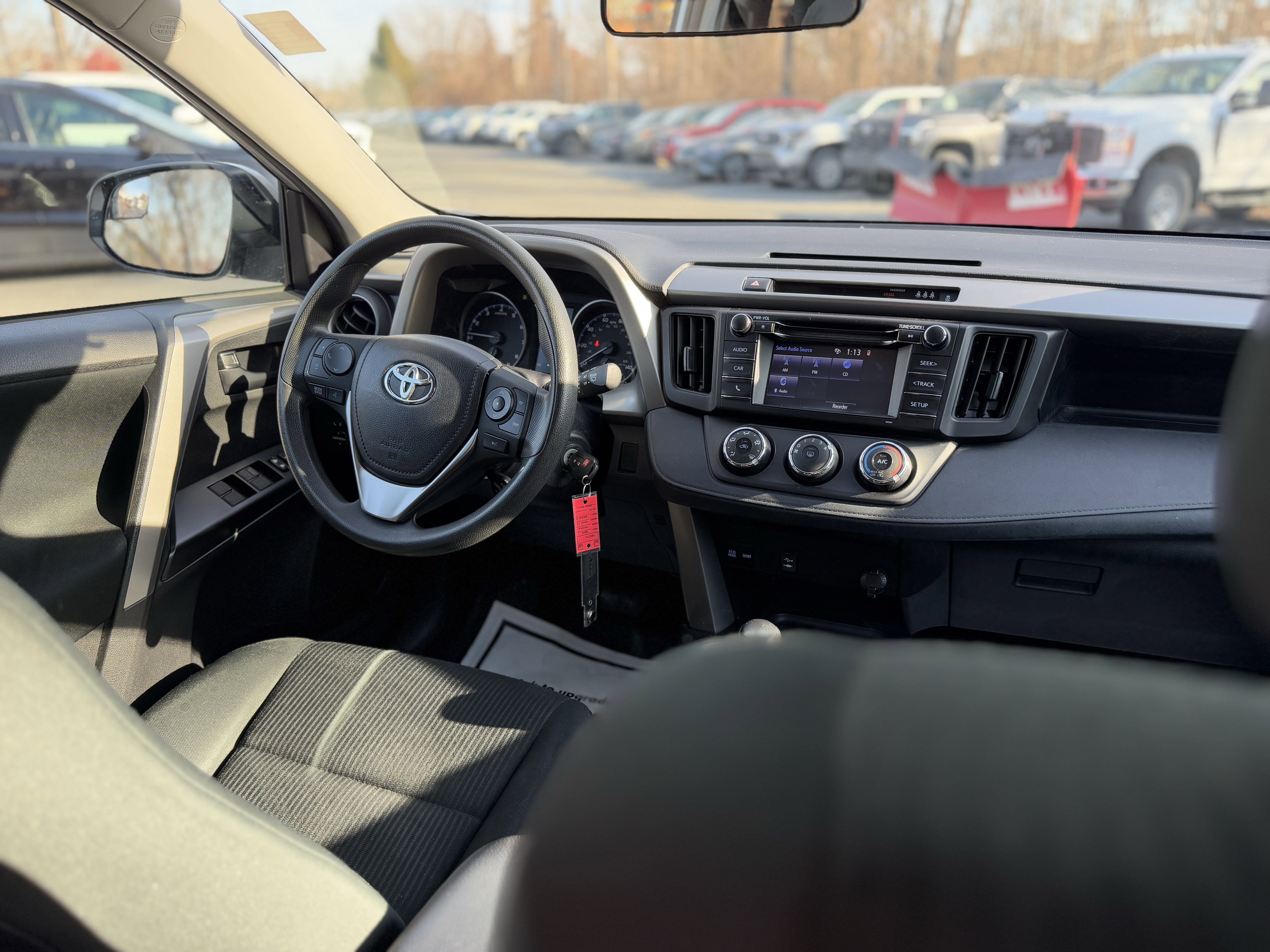 Used 2018 Toyota RAV4 LE image 13